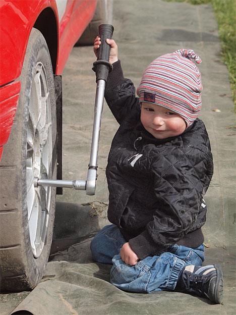 I Rally Cross starter man tidligt som mekaniker